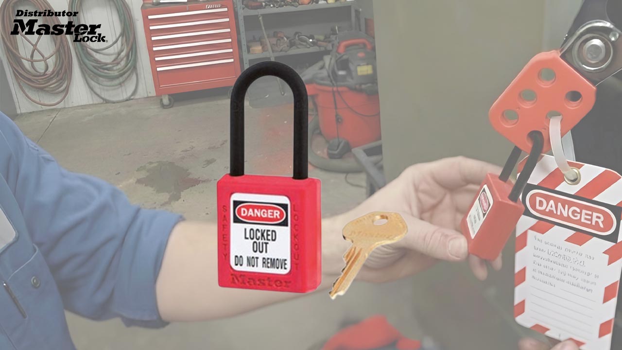 Master Lock 406KAMKRED Zenex™ Thermoplastic Safety Padlock